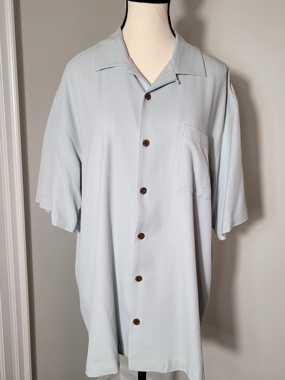 Tommy Bahama Silk Pale Blue/green Short Sleeve Cuban Collar Shirt. Large.